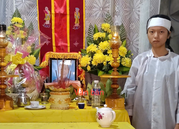 Bà mất vì tai nạn, bố tâm thần, người con nguy cơ bỏ học giữa chừng- Ảnh 1. Bà mất vì tai nạn, bố tâm thần, người con nguy cơ bỏ học giữa chừng- Ảnh 1.