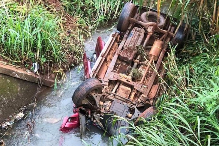 Khởi tố vụ xe bán tải lao xuống suối làm 3 người tử vong ở Đắk Nông- Ảnh 1. Khởi tố vụ xe bán tải lao xuống suối làm 3 người tử vong ở Đắk Nông- Ảnh 1.