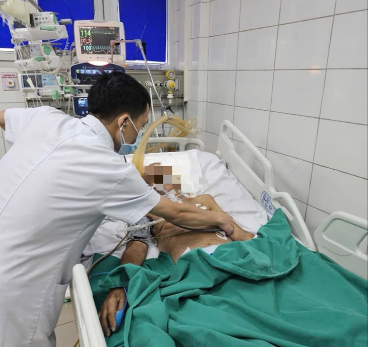 Đang điều trị ung thư bất ngờ phát hiện vô số giun lươn- Ảnh 2.