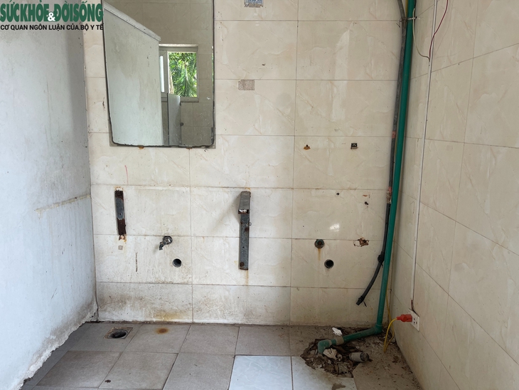Cận cảnh Công viên Nghĩa Đô, Hà Nội xuống cấp, mất an toàn - Ảnh 9.