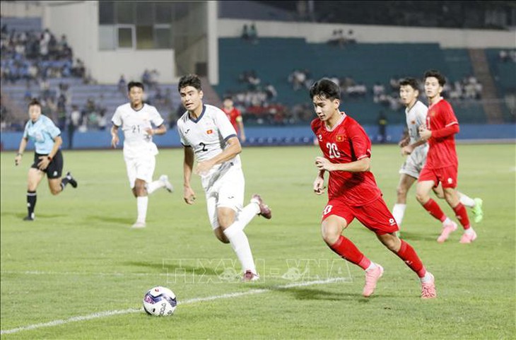 Vòng loại giải U17 châu Á 2025: Việt Nam cầm hòa đáng tiếc với Kyrgyzstan- Ảnh 1. Vòng loại giải U17 châu Á 2025: Việt Nam cầm hòa đáng tiếc với Kyrgyzstan- Ảnh 1.