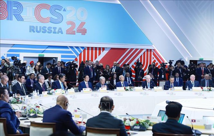 Thủ tướng Phạm Minh Chính phát biểu tại Hội nghị các nhà lãnh đạo BRICS mở rộng- Ảnh 3. Thủ tướng Phạm Minh Chính phát biểu tại Hội nghị các nhà lãnh đạo BRICS mở rộng- Ảnh 3.