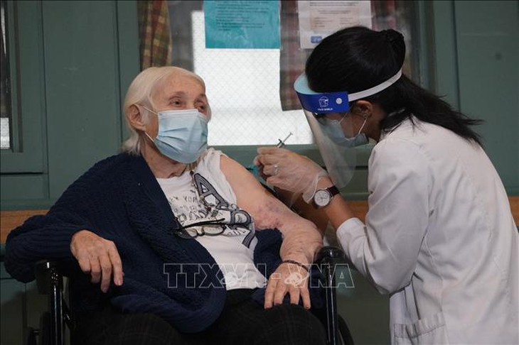 Mỹ: CDC khuyến nghị tăng mũi vaccine ngừa COVID-19 cho nhóm dễ bị tổn thương- Ảnh 1. Mỹ: CDC khuyến nghị tăng mũi vaccine ngừa COVID-19 cho nhóm dễ bị tổn thương- Ảnh 1.
