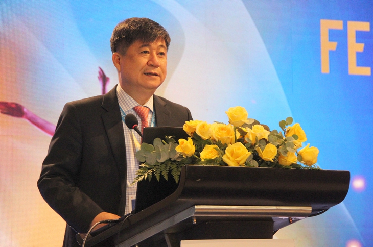 Ông Đinh Anh Tuấn - Vụ trưởng Vụ sức khỏe Bà mẹ - Trẻ em, Bộ Y tế, phát biểu tại hội thảo. Ảnh: Xuân Dự