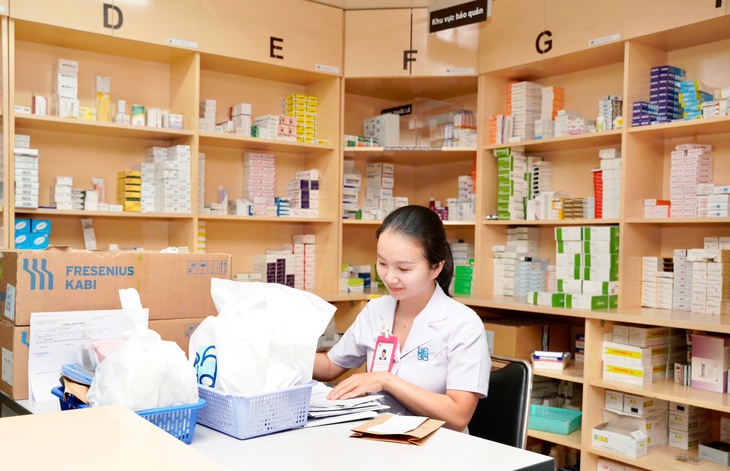 Bộ Y tế yêu cầu tăng cường kiểm tra, giám sát việc mua bán thuốc, nguyên liệu làm thuốc- Ảnh 1. Bộ Y tế yêu cầu tăng cường kiểm tra, giám sát việc mua bán thuốc, nguyên liệu làm thuốc- Ảnh 1.