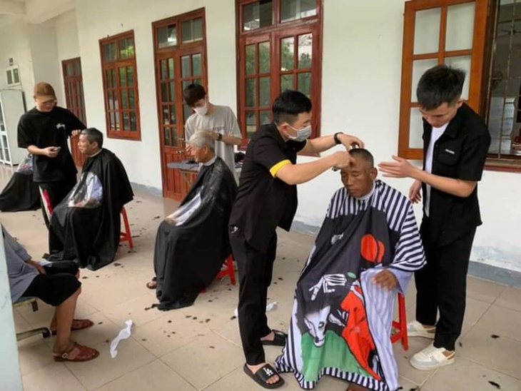 Ngày Điều dưỡng Việt Nam 26/10: Điều dưỡng, 'mắt xích' quan trọng trong chăm sóc sức khỏe nhân dân- Ảnh 1.