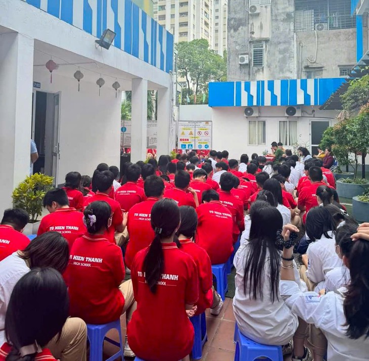 Con học 2 tháng, phụ huynh sốc vì trường tuyển sinh lớp 10 'chui'- Ảnh 1. Con học 2 tháng, phụ huynh sốc vì trường tuyển sinh lớp 10 'chui'- Ảnh 1.