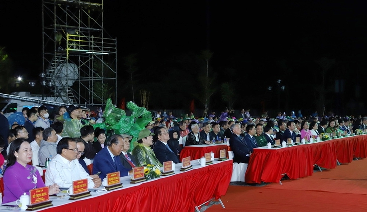 Lễ kỷ niệm 70 năm đón tiếp đồng bào, cán bộ, chiến sĩ và học sinh miền Nam tập kết ra Bắc- Ảnh 2. Lễ kỷ niệm 70 năm đón tiếp đồng bào, cán bộ, chiến sĩ và học sinh miền Nam tập kết ra Bắc- Ảnh 2.
