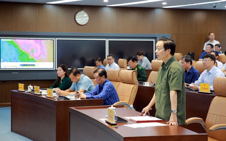 Phó Thủ tướng Trần Hồng Hà họp chỉ đạo ứng phó với bão số 6- Ảnh 1. Phó Thủ tướng Trần Hồng Hà họp chỉ đạo ứng phó với bão số 6- Ảnh 1.