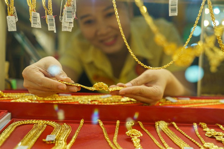Giá vàng hôm nay ngày 27/10 chốt tuần lãi đậm- Ảnh 1. Giá vàng hôm nay ngày 27/10 chốt tuần lãi đậm- Ảnh 1.