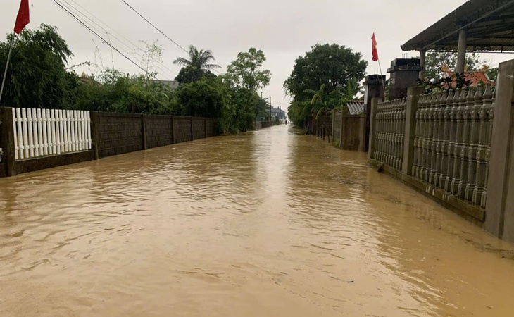 Người dân Quảng Trị chạy lụt trong đêm- Ảnh 1.