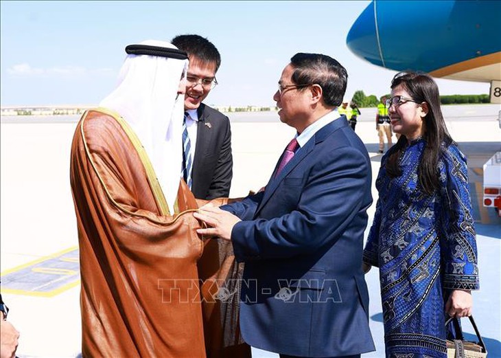 Thủ tướng Phạm Minh Chính và Phu nhân bắt đầu thăm chính thức UAE- Ảnh 1. Thủ tướng Phạm Minh Chính và Phu nhân bắt đầu thăm chính thức UAE- Ảnh 1.