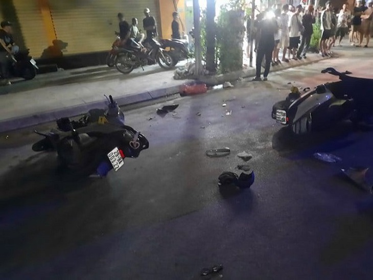 Khởi tố nhóm thanh nhiên đuổi đánh nhau làm 1 người đi đường tử vong- Ảnh 1. Khởi tố nhóm thanh nhiên đuổi đánh nhau làm 1 người đi đường tử vong- Ảnh 1.