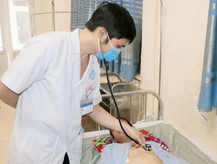 Sau nhận chuyển giao kỹ thuật, BV Sản Nhi Bắc Giang thực hiện thành công phẫu thuật nội soi điều trị lõm ngực bẩm sinh- Ảnh 1. Sau nhận chuyển giao kỹ thuật, BV Sản Nhi Bắc Giang thực hiện thành công phẫu thuật nội soi điều trị lõm ngực bẩm sinh- Ảnh 1.