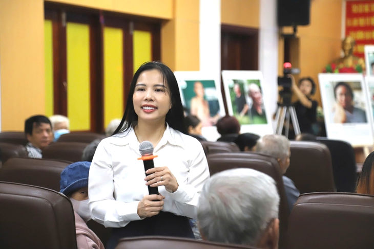 Cô gái trẻ từng muốn chết vì mắc bệnh vảy nến trở nên hạnh phúc, có cuộc sống nhiều người mơ ước- Ảnh 1. Cô gái trẻ từng muốn chết vì mắc bệnh vảy nến trở nên hạnh phúc, có cuộc sống nhiều người mơ ước- Ảnh 1.