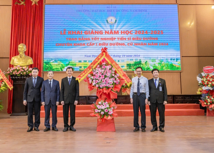 Đổi mới đào tạo, đáp ứng tốt hơn nhu cầu nhân lực điều dưỡng chất lượng cao- Ảnh 1. Đổi mới đào tạo, đáp ứng tốt hơn nhu cầu nhân lực điều dưỡng chất lượng cao- Ảnh 1.