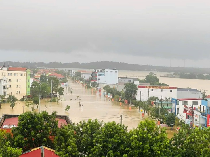 Mưa lớn, hơn 15 nghìn nhà dân tại Quảng Bình bị ngập sâu- Ảnh 6. Mưa lớn, hơn 15 nghìn nhà dân tại Quảng Bình bị ngập sâu- Ảnh 6.