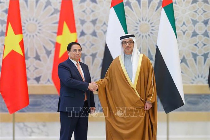 UAE bắn 21 loạt đại bác chào đón Thủ tướng Phạm Minh Chính- Ảnh 2. UAE bắn 21 loạt đại bác chào đón Thủ tướng Phạm Minh Chính- Ảnh 2.