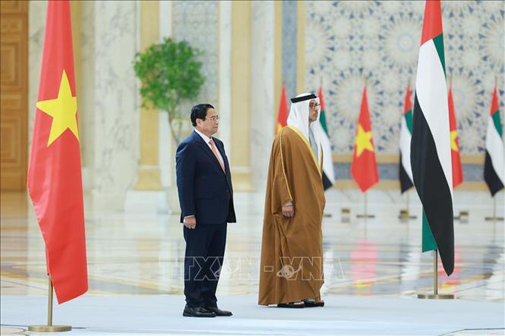 UAE bắn 21 loạt đại bác chào đón Thủ tướng Phạm Minh Chính- Ảnh 3. UAE bắn 21 loạt đại bác chào đón Thủ tướng Phạm Minh Chính- Ảnh 3.