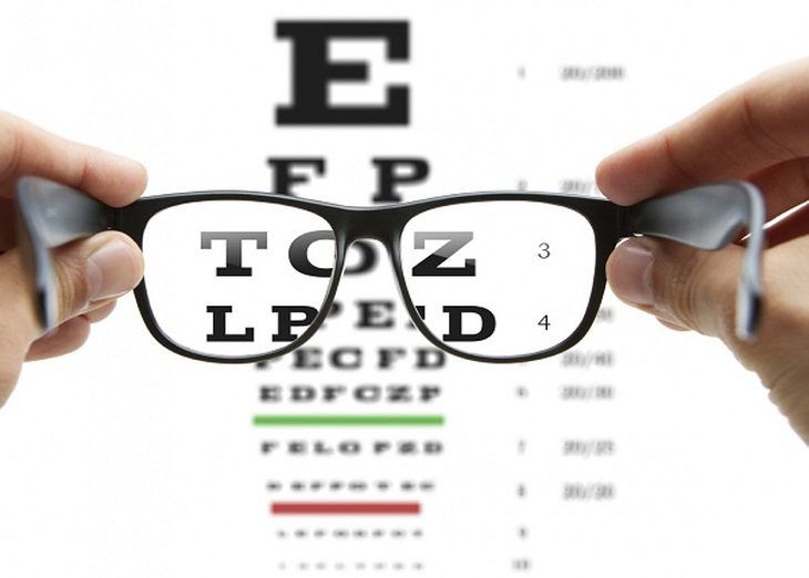 Lão thị và cách chăm sóc mắt giúp giảm mệt mỏi- Ảnh 1.