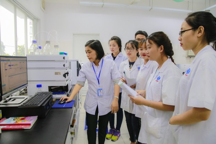 Trường đại học đầu tiên công bố mức thưởng Tết Nguyên đán 2025- Ảnh 1.