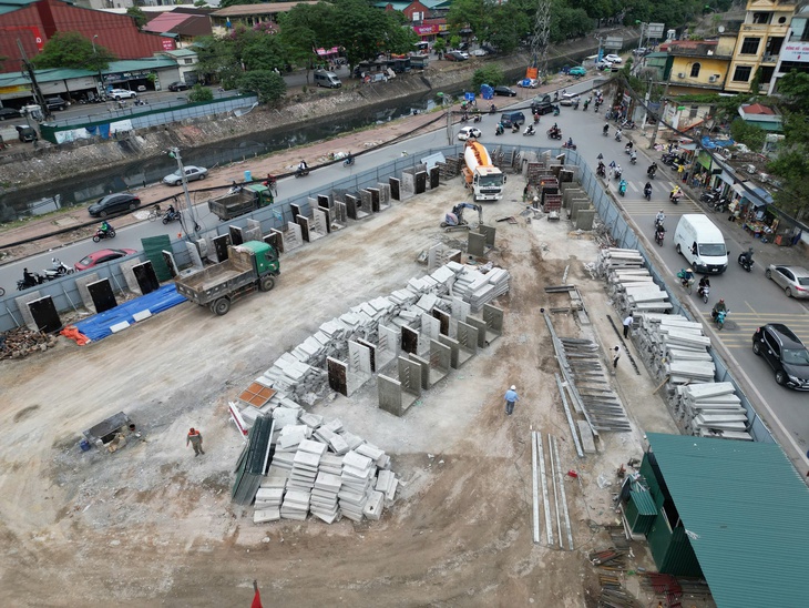 'Soi' tiến độ thi công mở rộng đường Tam Trinh- Ảnh 3.