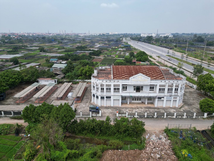 Hà Nội: Chợ dân sinh xây xong khang trang nhưng bị bỏ hoang nhiều năm- Ảnh 1.
