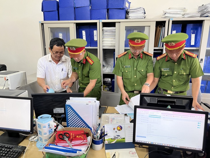 Khởi tố vụ án nhận hối lộ tại Chi cục Thuỷ sản tỉnh Thừa Thiên Huế- Ảnh 1.