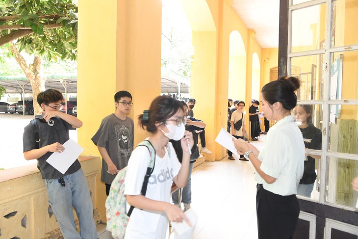 Năm 2025, trường đại học nào dự kiến sẽ giảm, bỏ chỉ tiêu xét tuyển học bạ?- Ảnh 1. Năm 2025, trường đại học nào dự kiến sẽ giảm, bỏ chỉ tiêu xét tuyển học bạ?- Ảnh 1.