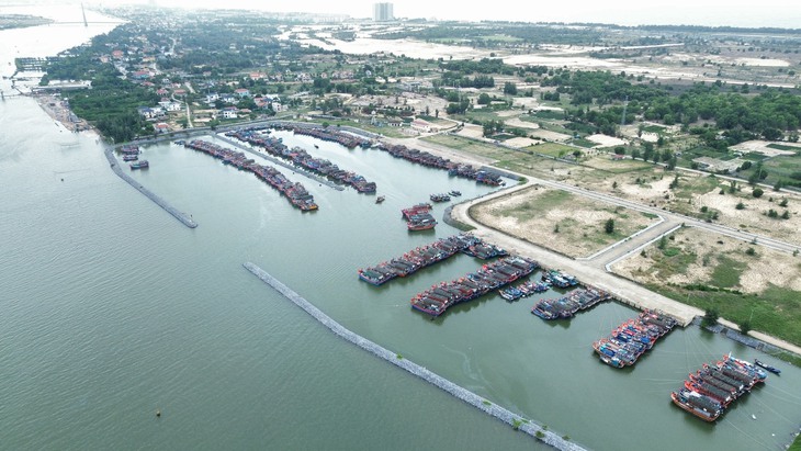 Cửa biển bị bồi lấp nghiêm trọng, hàng nghìn tàu thuyền gặp khó- Ảnh 2.