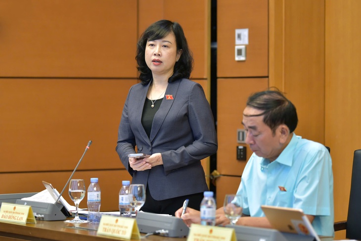 Bộ trưởng Bộ Y tế: Mua thuốc ở nhà thuốc bệnh viện đảm bảo chất lượng, giá cả hợp lý- Ảnh 2. Bộ trưởng Bộ Y tế: Mua thuốc ở nhà thuốc bệnh viện đảm bảo chất lượng, giá cả hợp lý- Ảnh 2.