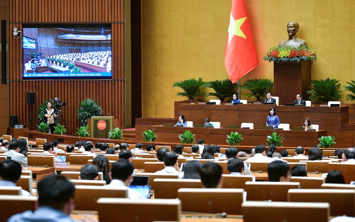 Bộ trưởng Bộ Y tế Đào Hồng Lan: Sẽ nghiên cứu, đề xuất sửa Luật BHYT toàn diện- Ảnh 3. Bộ trưởng Bộ Y tế Đào Hồng Lan: Sẽ nghiên cứu, đề xuất sửa Luật BHYT toàn diện- Ảnh 3.