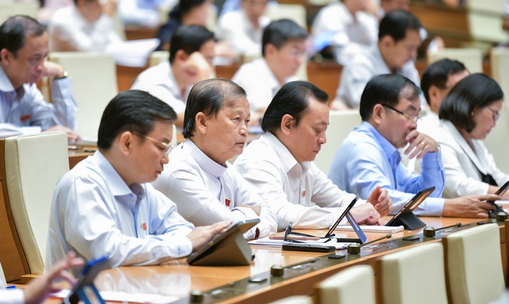 ĐBQH đề xuất người mắc bệnh hiếm, hiểm nghèo được sử dụng giấy chuyển tuyến trọn quá trình điều trị- Ảnh 4. ĐBQH đề xuất người mắc bệnh hiếm, hiểm nghèo được sử dụng giấy chuyển tuyến trọn quá trình điều trị- Ảnh 4.