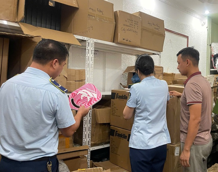Chủ shop 9x kinh doanh hàng nghìn chiếc vợt Pickleball nhập lậu, vi phạm sở hữu trí tuệ- Ảnh 3. Chủ shop 9x kinh doanh hàng nghìn chiếc vợt Pickleball nhập lậu, vi phạm sở hữu trí tuệ- Ảnh 3.