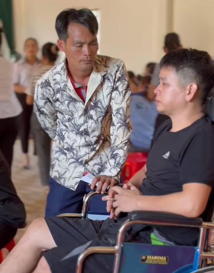 Người dân thôn Làng Nủ đóng góp hỗ trợ đồng bào miền Trung bị lũ lụt- Ảnh 1.