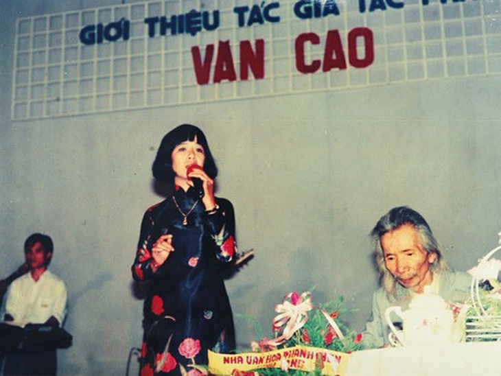 Nữ danh ca đình đám một thời về già phát hiện 'đại lý bệnh', làm 'bà nông dân' cực giàu- Ảnh 1. Nữ danh ca đình đám một thời về già phát hiện 'đại lý bệnh', làm 'bà nông dân' cực giàu- Ảnh 1.