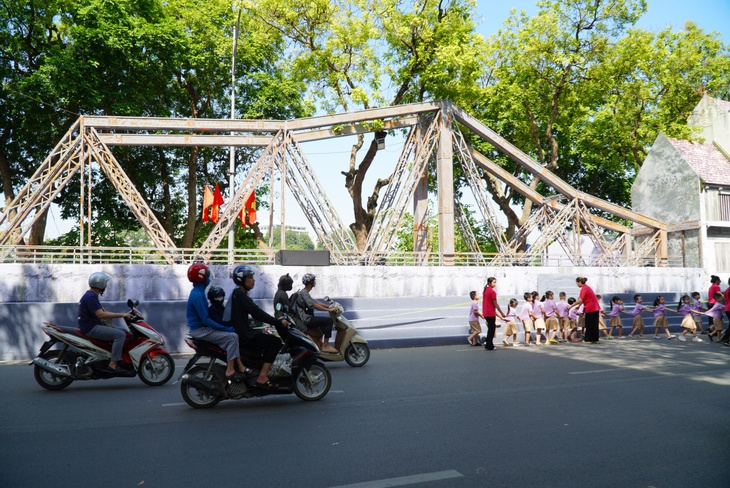 Cận cảnh loạt mô hình tái hiện những công trình tiêu biểu của Hà Nội- Ảnh 4. Cận cảnh loạt mô hình tái hiện những công trình tiêu biểu của Hà Nội- Ảnh 4.
