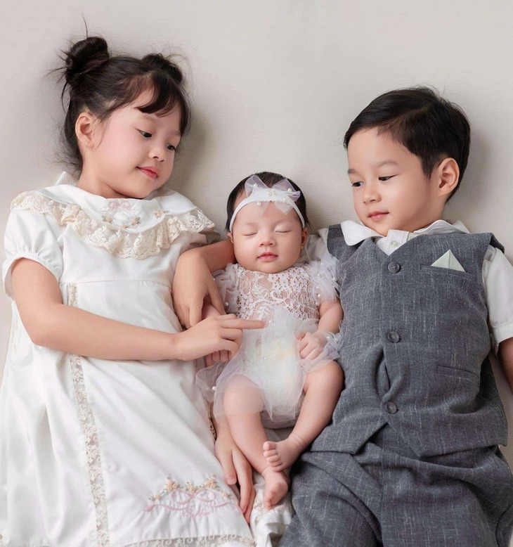 Hình ảnh con gái mới sinh cực đáng yêu của Hoa hậu Đặng Thu Thảo- Ảnh 1. Hình ảnh con gái mới sinh cực đáng yêu của Hoa hậu Đặng Thu Thảo- Ảnh 1.