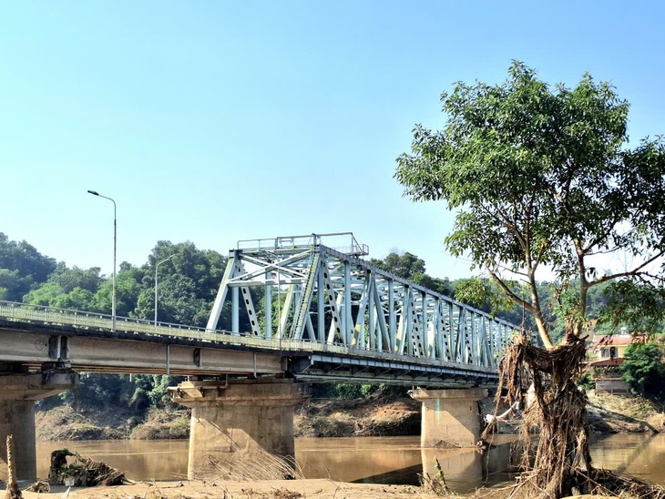 cầu yên bái