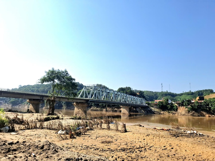 cầu yên bái