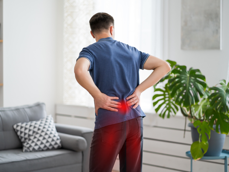 Đau thắt lưng lan xuống chân: nguyên nhân và giải pháp hỗ trợ cải thiện- Ảnh 1. Đau thắt lưng lan xuống chân: nguyên nhân và giải pháp hỗ trợ cải thiện- Ảnh 1.