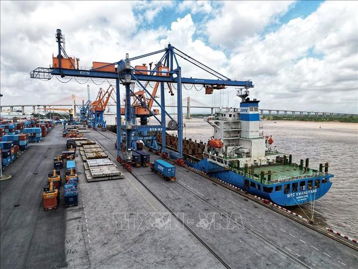 GDP quý III/2024 tăng 7,40%- Ảnh 1. GDP quý III/2024 tăng 7,40%- Ảnh 1.