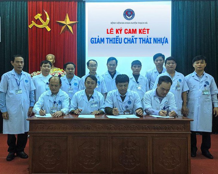 Tác hại của rác thải nhựa y tế đối với môi trường và đời sống- Ảnh 2. Tác hại của rác thải nhựa y tế đối với môi trường và đời sống- Ảnh 2.