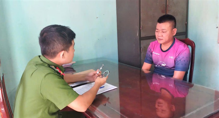 Giả danh công an cưỡng đoạt 100 triệu đồng của gái mại dâm- Ảnh 1.