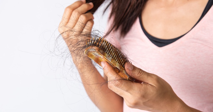 Ngày nào cũng gội đầu có sao không?- Ảnh 2.