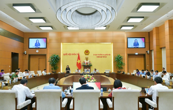 Chính sách tiền lương, phụ cấp của nhà giáo được rà soát kỹ để tạo đột phá- Ảnh 1.