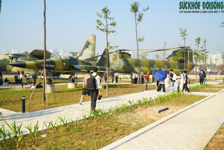 Nhiều người ngỡ ngàng trước sự hoành tráng, thiết kế độc đáo của Bảo tàng Lịch sử Quân sự Việt Nam- Ảnh 1. Nhiều người ngỡ ngàng trước sự hoành tráng, thiết kế độc đáo của Bảo tàng Lịch sử Quân sự Việt Nam- Ảnh 1.