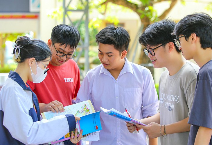 Hàng loạt đại học top đầu bỏ xét tuyển bằng học bạ- Ảnh 1.