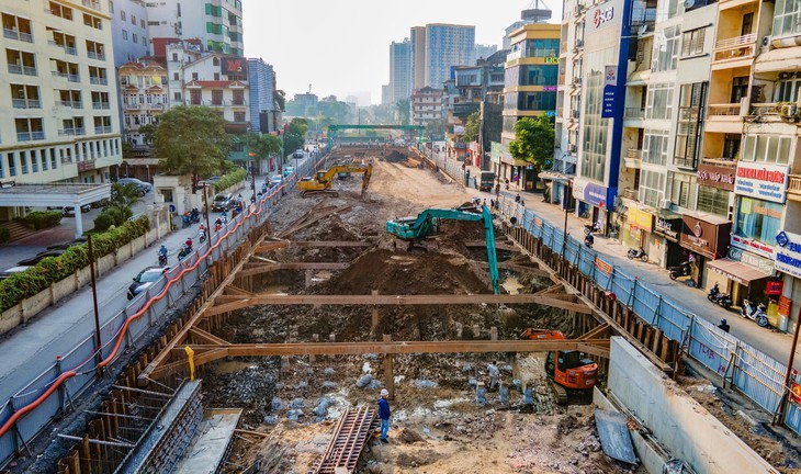 Sau 2/3 thời gian thi công, tiến độ hầm chui Kim Đồng - Giải Phóng mới đạt 50%- Ảnh 2. Sau 2/3 thời gian thi công, tiến độ hầm chui Kim Đồng - Giải Phóng mới đạt 50%- Ảnh 2.