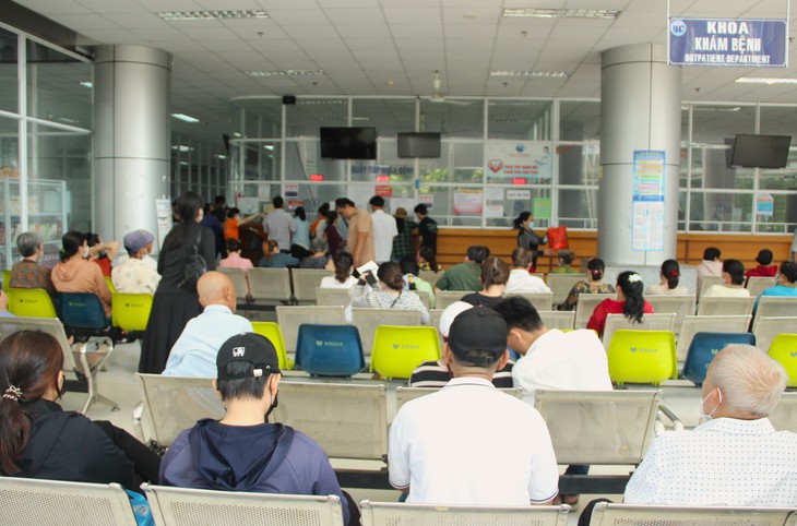 Chuyển đổi số tại Bệnh viện huyện Bình Chánh giúp người bệnh điều trị thuận lợi hơn. Ảnh: Xuân Dự